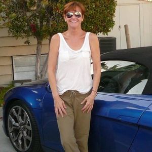 Meet your Posher, Rena